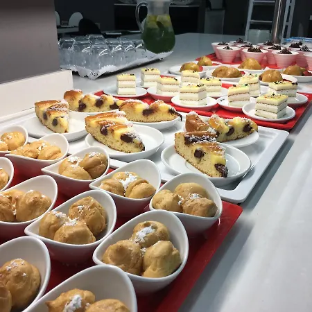 Отель Summer 4*